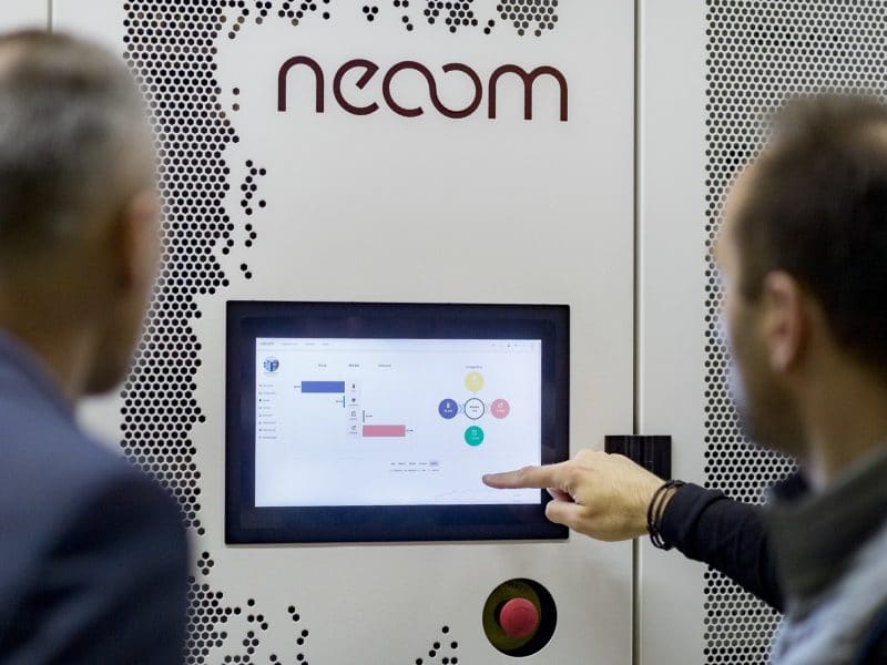 neoom BLOKK mit Display bei HB Fließen